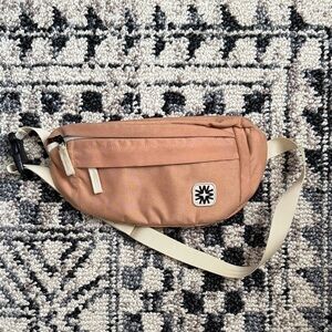 Walker Family Goods Louie Sling Fannypack